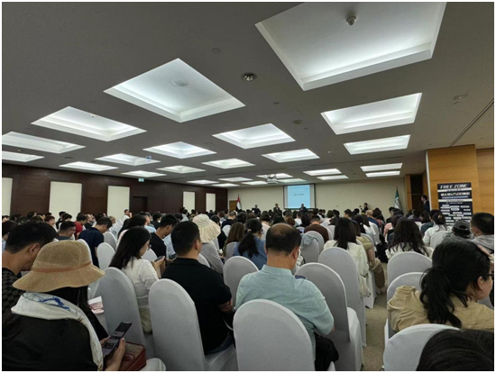 向氏鑫源办公家具在迪拜展大放异彩,彰显中国制造全球竞争力